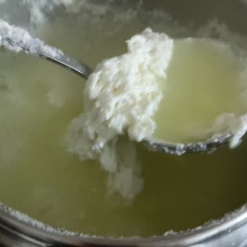 Bozuk Süt Mağduriyeti: Gimsa Ürünün Arkasında Durmuyor!