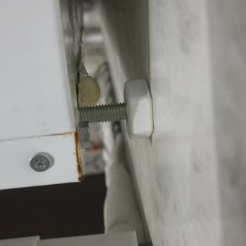 Altus Al 366 B Model Buzdolabında Paslanma Ve Çürüme Sorunu