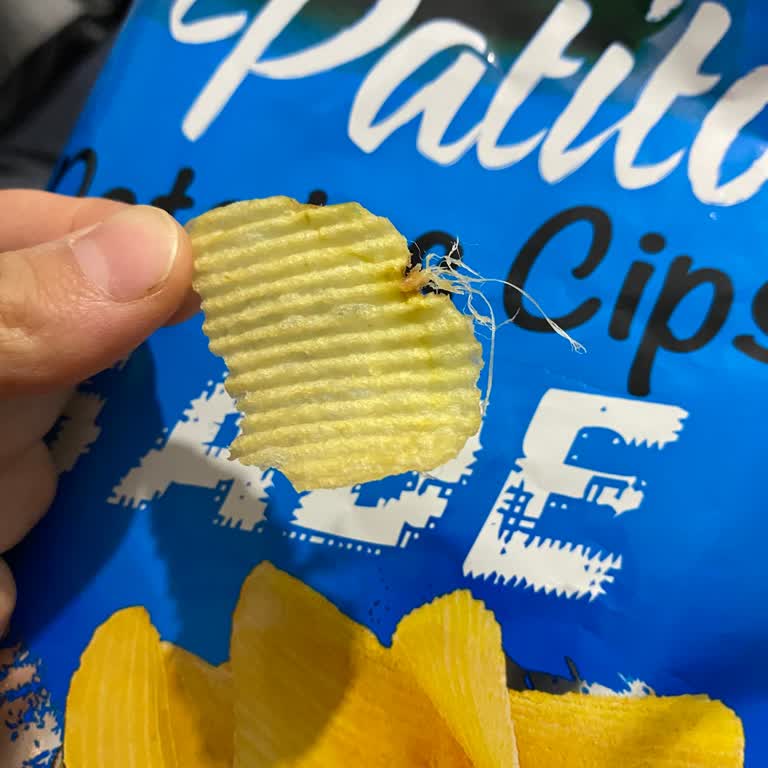 BİM'den Aldığımız Cipsin İçinden Çıkan Gizemli Madde