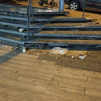 Acıbadem'deki A101 Mağazalarının Temizlik Sorunu