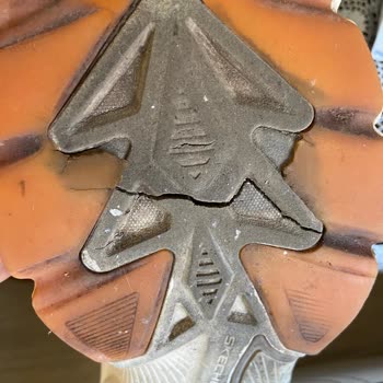 İki Ayda Yarılan Ayakkabı Tabanı: Fabrikasyon Hatası Talebi