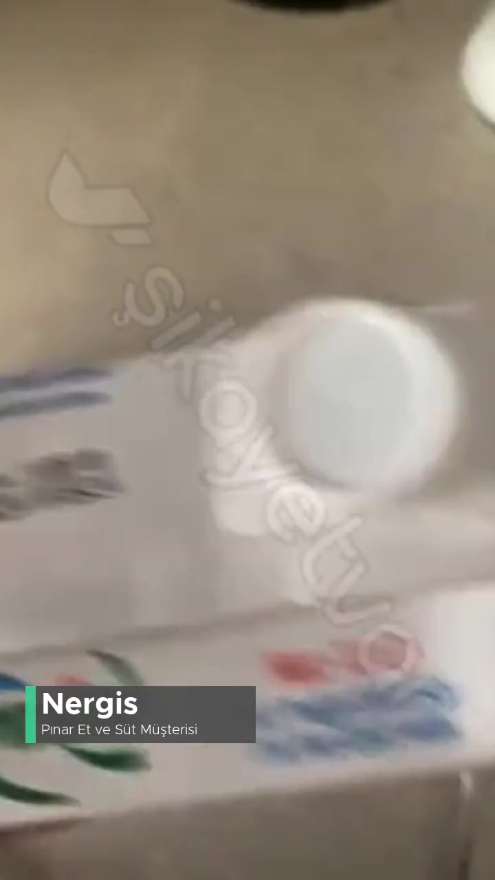 İki Ayrı Marketin Bozuk Pınar Sütü videonun kapak resmi