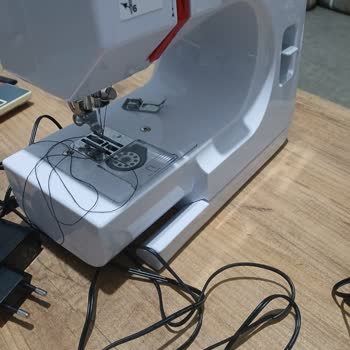 Kullanılmış Ürün Ve Eksik Parçalarla Gelen Dikiş Makinesi