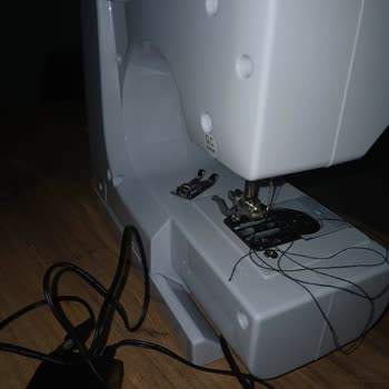 Kullanılmış Ürün Ve Eksik Parçalarla Gelen Dikiş Makinesi