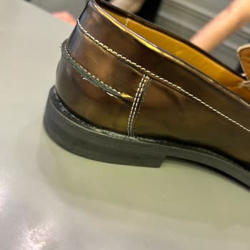 Renk Değişen Ayakkabı Ve Yetersiz Tadilat