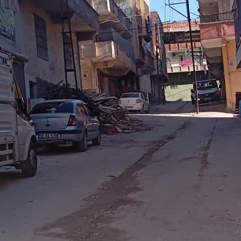 Şanlıurfa Sokaklarında Toz Ve Toprak Çilesi