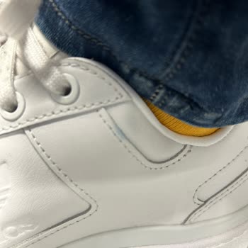 Mango Pantolonun Boyası Akıyor