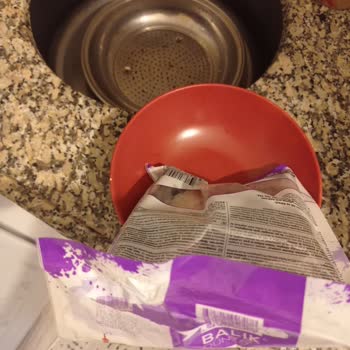 Açık Paketli Balık Ve İlgisiz Müşteri Hizmetleri
