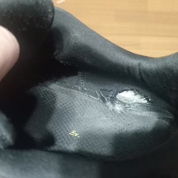 Skechers Ayakkabıda Beklenmedik Yırtılma Sorunu