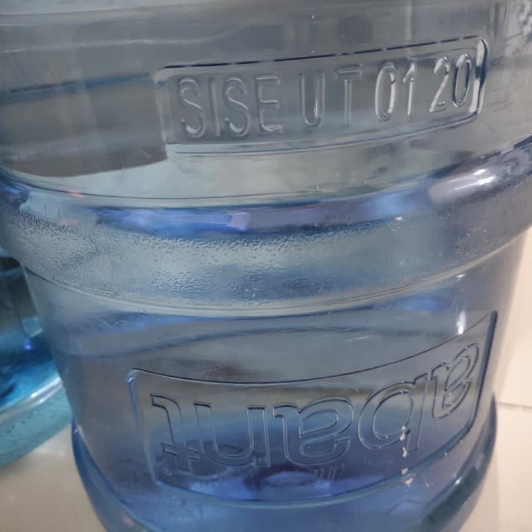 Abant Su'nun Eski Ve Yıpranmış Damacanaları Sorunu