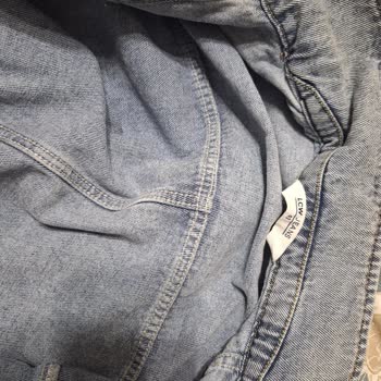 LCW'den Alınan Kot Ceket İlk Yıkamada Deliklerle Karşılaştı