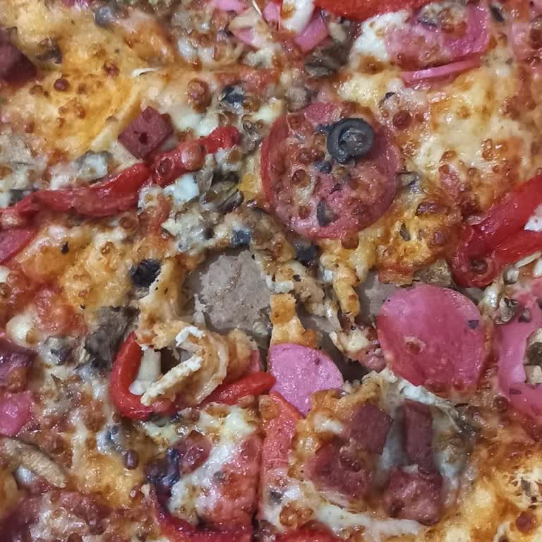 Ezilmiş Pizza Ve İlgisiz Müşteri Hizmetleri