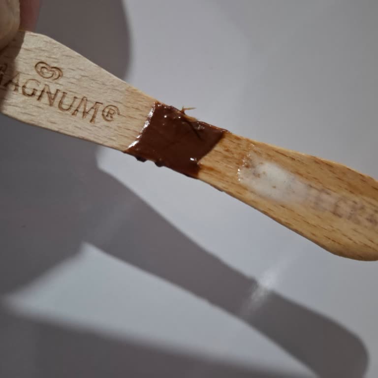 Magnum Dondurma Çubuğundan Kıymık Tehlikesi