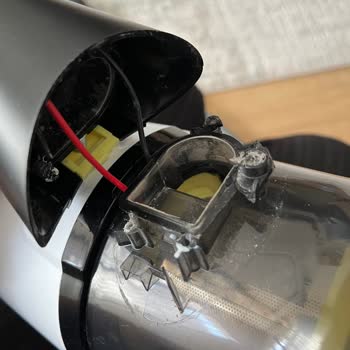 Fakir Süpürge Toz Haznesi Kırılma Sorunu