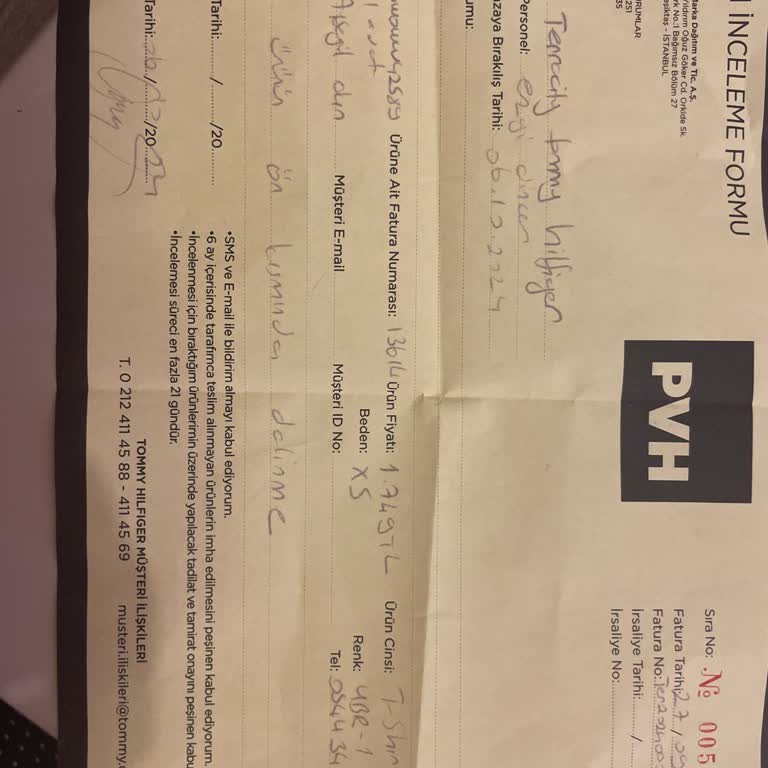 Yüksek Fiyatlı T-shirtte Beklenmedik Delik Ve Hayal Kırıklığı