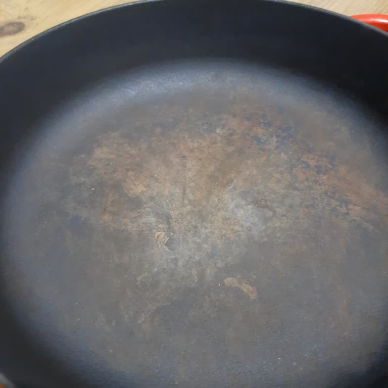 Lava Tencerenin Beklenmedik Paslanma Sorunu