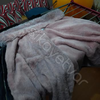 Pelüşlü Kot Ceket Boya Akıttı, Trendyol Destek Sağlamıyor