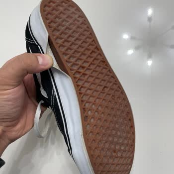 Vans Ayakkabımın Yapışkan Kısmındaki Sorun Ve Yanıltıcı İnceleme Sonucu