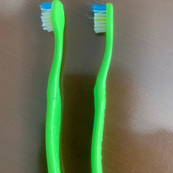 Çocuklar İçin Tehlikeli Diş Fırçası Deneyimi