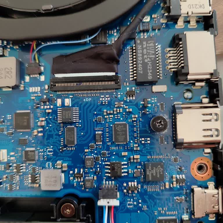 Asus Tuf A15 Laptop'un SSD Yuvası Sorunu