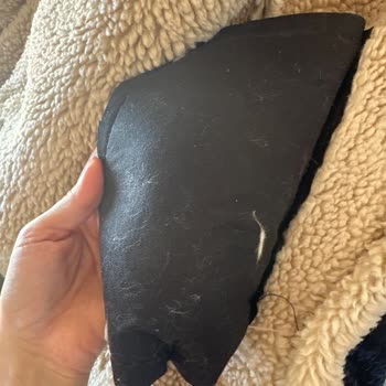 Tüy Dökme Sorunu Yaşatan Mont