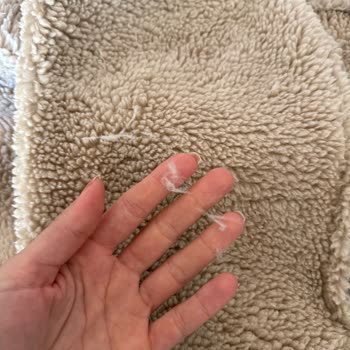 Tüy Dökme Sorunu Yaşatan Mont