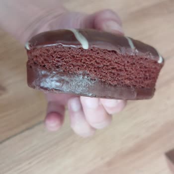 Küflü Kek Skandalı