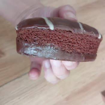 Küflü Kek Skandalı