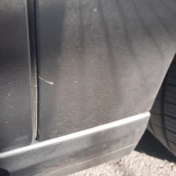 Yetkili Serviste Araç Yıkama Kabusu: Derin Çizikler Ve Hayal Kırıklığı