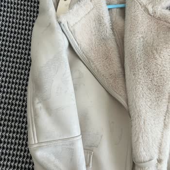 Zara Montum Diğer Kıyafetlerimi Boyadı, Şoktayım