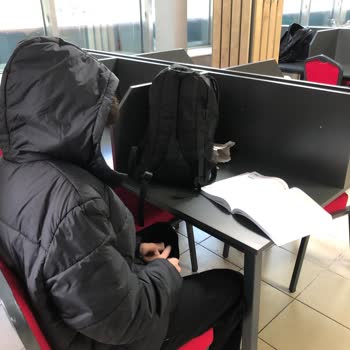 Soğuk Sınıflarda Titreyen Öğrenciler