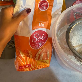 Un Paketinden Çıkan Sert Plastik Şoku