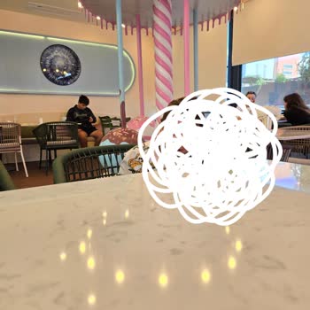 Samsung S24 Ultra'nın Ön Kamerasında Işık Yansıması Sorunu