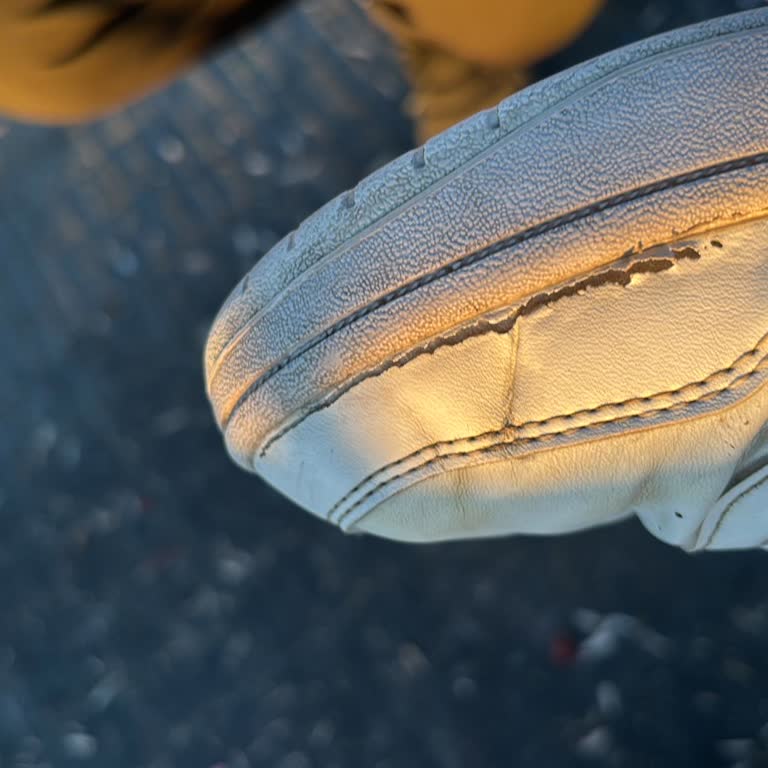 Adidas Ayakkabımda Beklenmedik Yırtılma Sorunu!