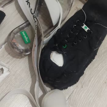 Benetton Ayakkabılarının Kalitesizliği Şaşırtıyor!