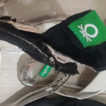 Benetton Ayakkabılarının Kalitesizliği Şaşırtıyor!