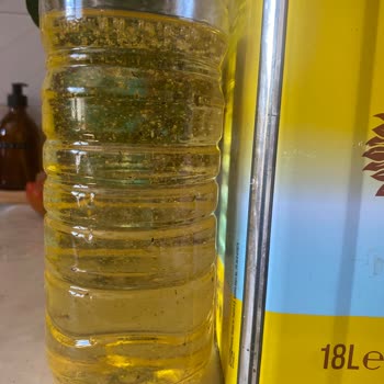 Komili Ayçiçek Yağında Siyah Yabancı Maddeler Şoku