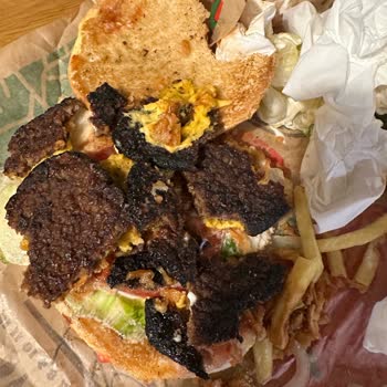 Yanmış Steakhouse Menü Ve Kötü Hizmet