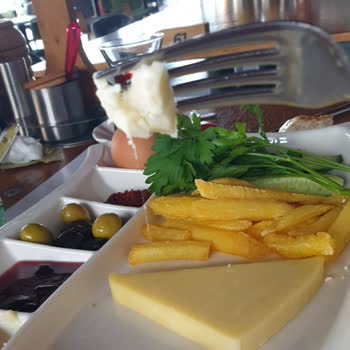 Hijyen Sorunu Ve Saygısız Personel Deneyimi