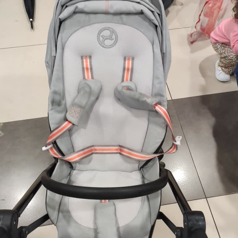 Sunexpress Uçuşunda Bebek Arabası Zarar Gördü