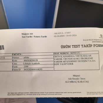 Adidas Ayakkabılarda Koku Ve Yırtılma Sorunu