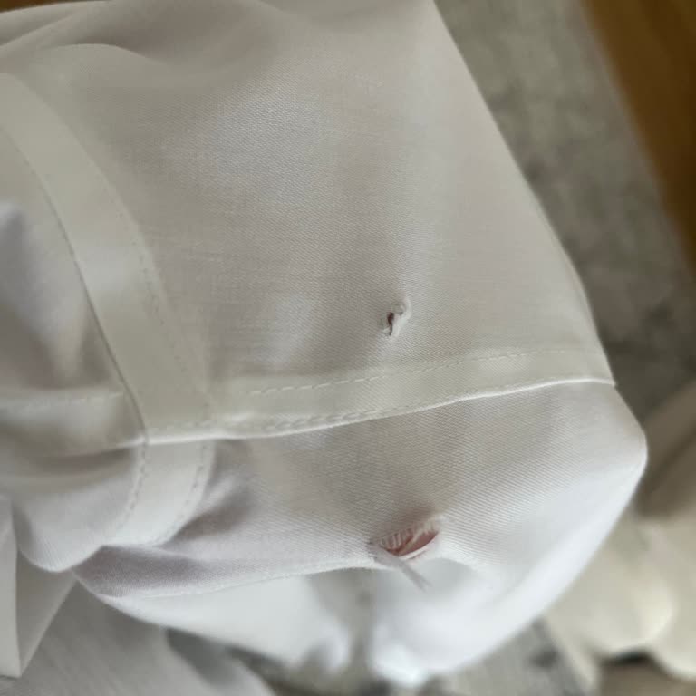 Karanlıkta Satılan Yırtık Gömlek Mağduriyeti