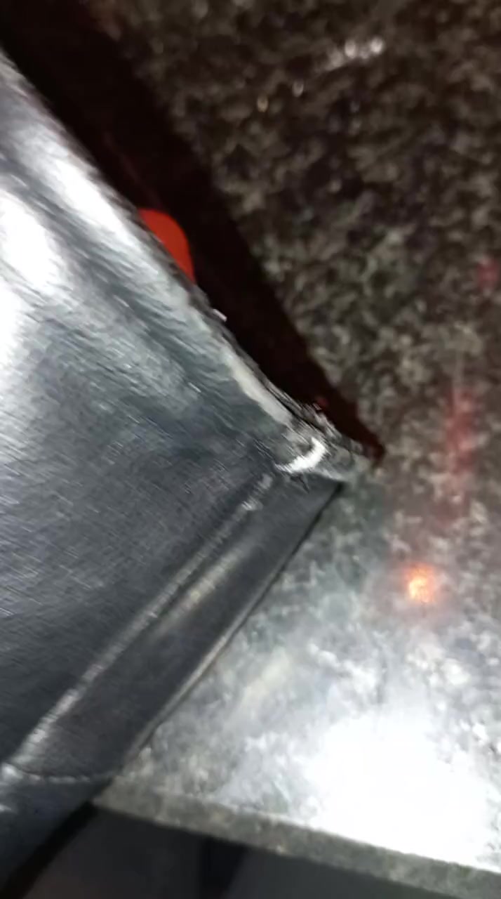 Zara Lederjacke gekauft, Ärmel blättern innerhalb eines Monats ab Videovorschaubild