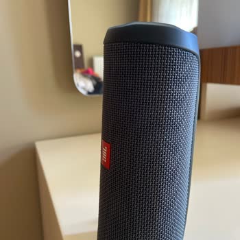 JBL Flip Essential 2 Kendi Kendine Kapanıyor