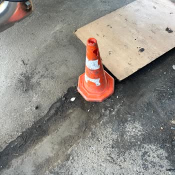 Tehlike Saçan Elektrik Kabloları