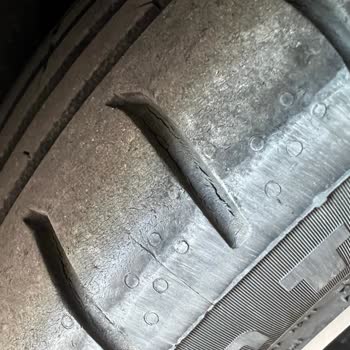 Nokian Lastiklerde Beklenmedik Çatlaklar