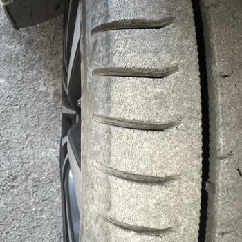 Nokian Lastiklerde Beklenmedik Çatlaklar