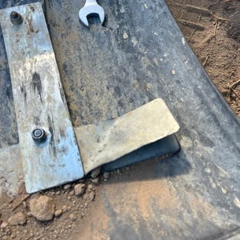 Traktör Çamurluğu Ve Lastik Sorunu