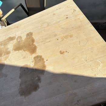 Villa Kiralama Kabusu: Eski Ve Kırık Dökük Tatil Evi