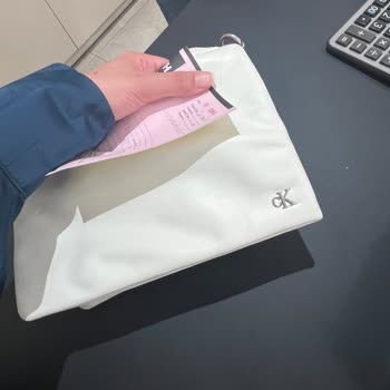 Calvin Klein Tasche nach kurzer Nutzung kaputt und Garantie abgelehnt